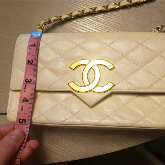 Chanel Vintage Interlocking CC White Leather Flap Bag Purse ✨🤍 - Picture 5 of 17